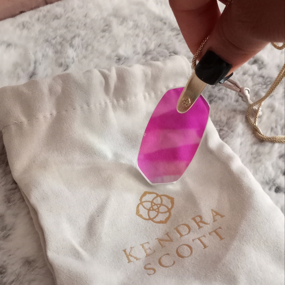 KENDRA SCOTT INEZ NECKLACE.